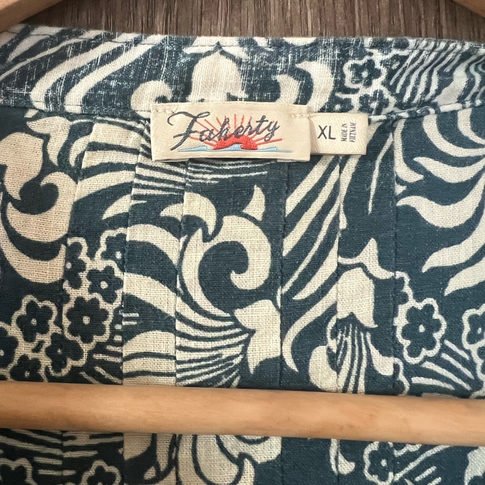 Faherty Navy and Cream Floral Dress - Picture 5 of 11